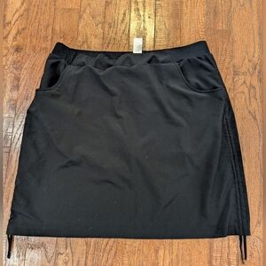 Cleo black Skirt- skort with Adjustable Side ruching and Attached Shorts Size XL